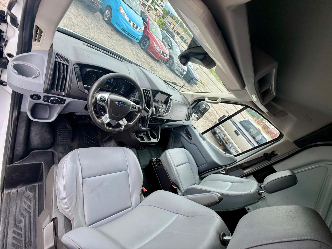 Ford Transit 250 Van Med. Roof w/Sliding Pass. 148-in. WB 2017