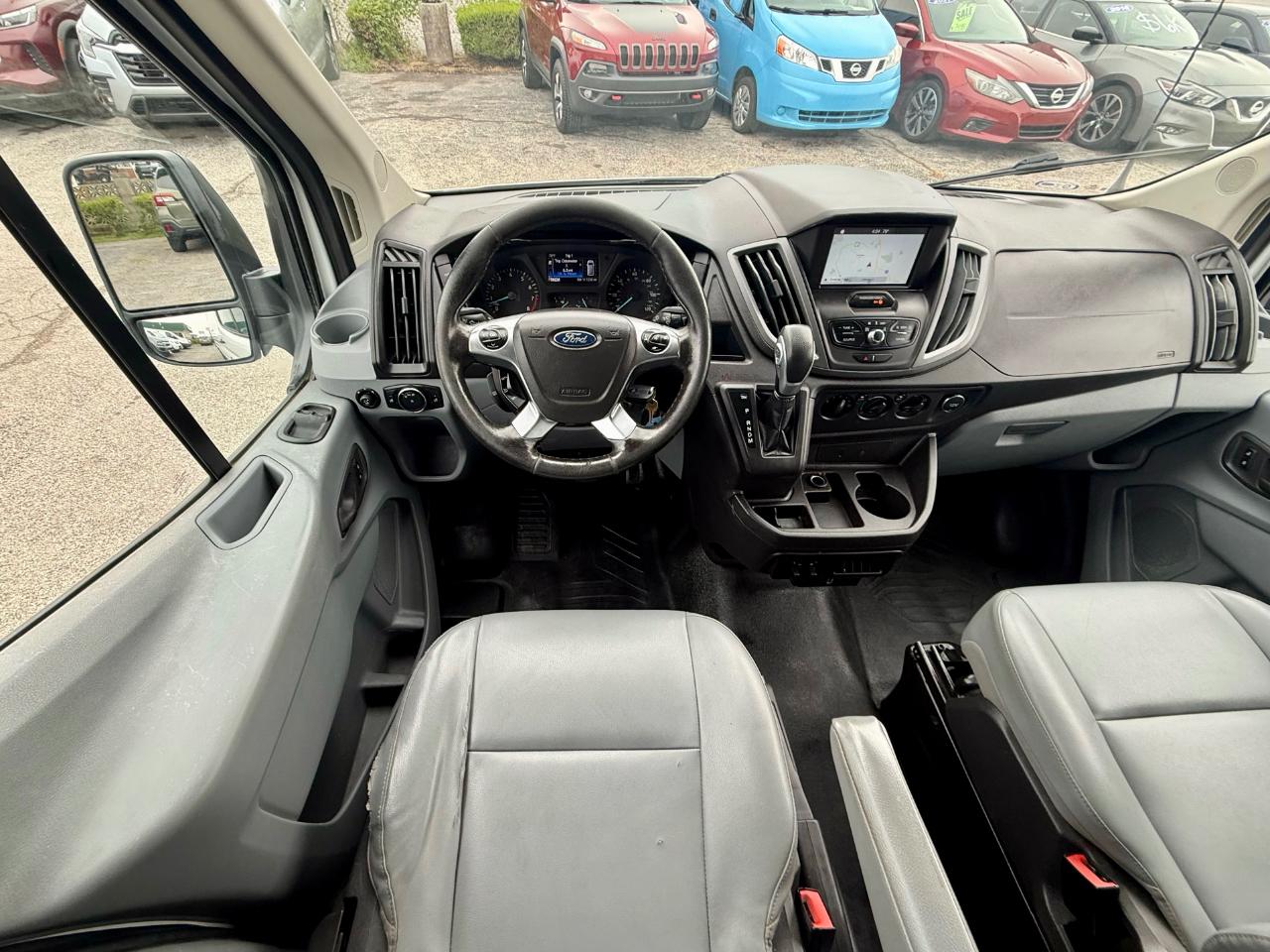 Ford Transit 250 Van Med. Roof w/Sliding Pass. 148-in. WB 2017