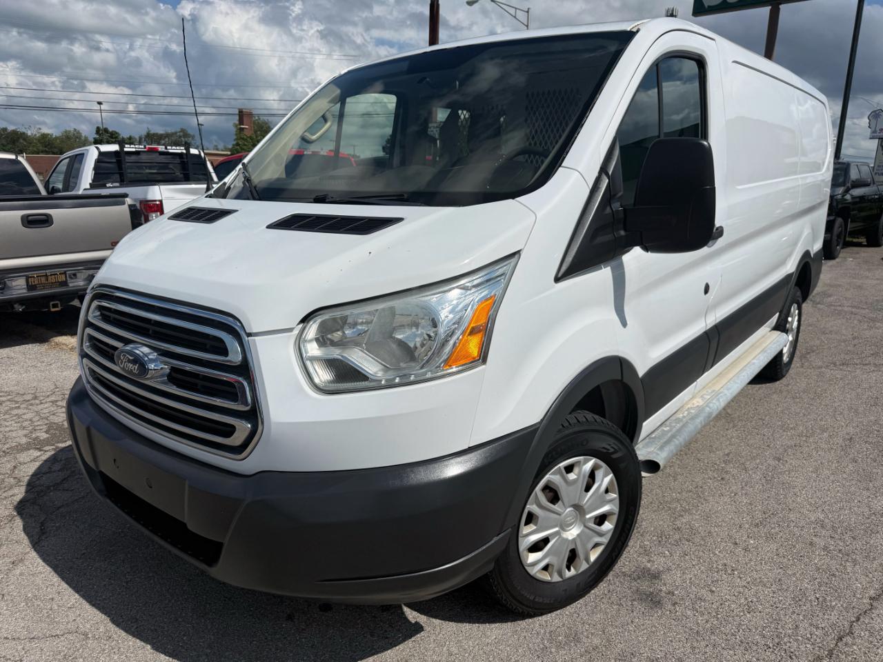 Ford Transit 250 Van Low Roof 60/40 Pass.130-in. WB 2015