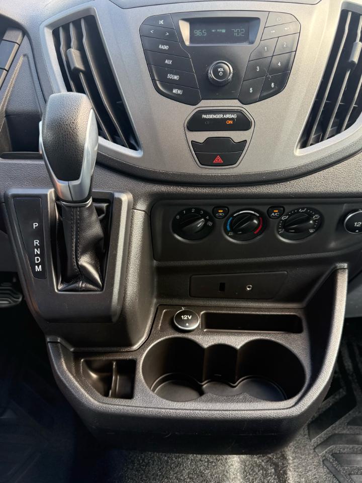 Ford Transit 250 Van Low Roof 60/40 Pass.130-in. WB 2015