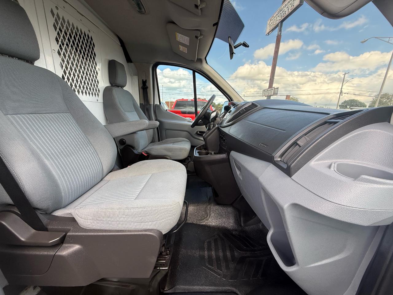 Ford Transit 250 Van Low Roof 60/40 Pass.130-in. WB 2015