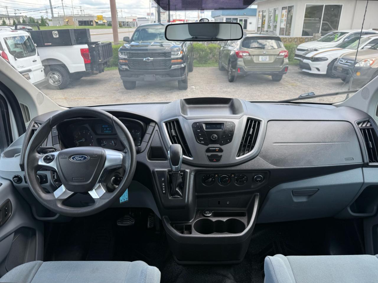 Ford Transit 250 Van Low Roof 60/40 Pass.130-in. WB 2015