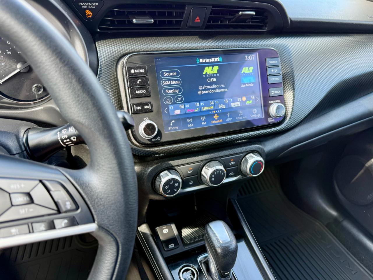 Nissan Kicks SV 2023