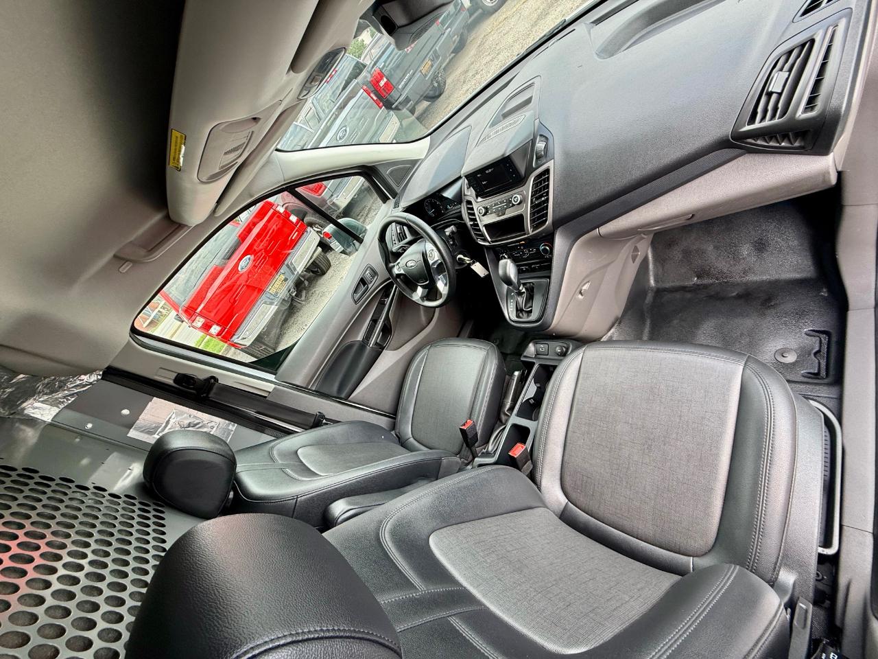 Ford Transit Connect Cargo Van XL LWB 2022