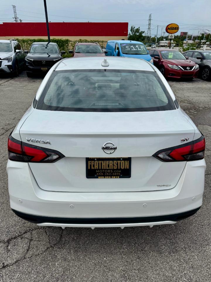 Nissan Versa SV 2022