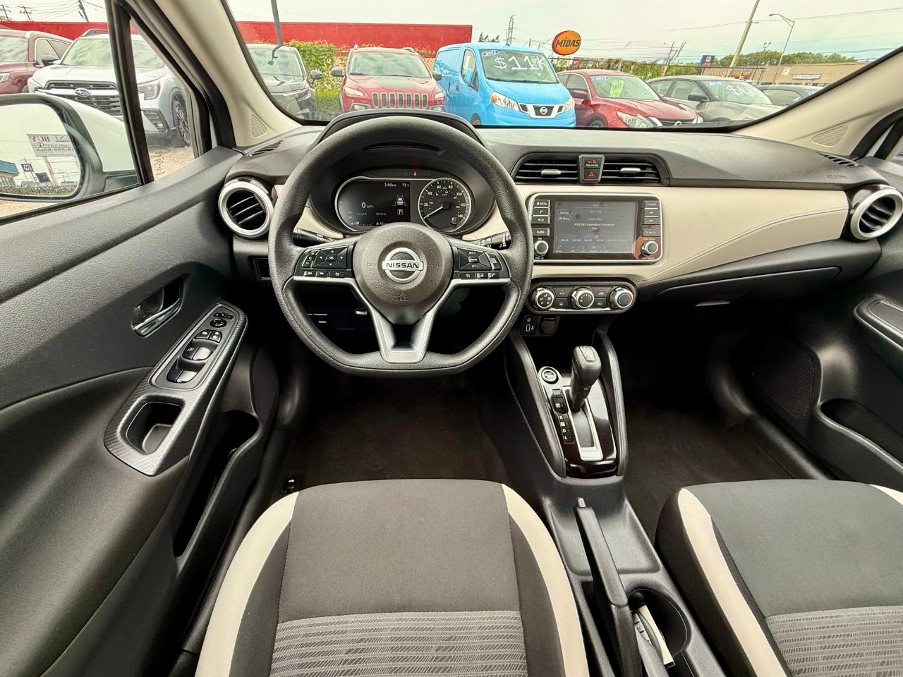 Nissan Versa SV 2022