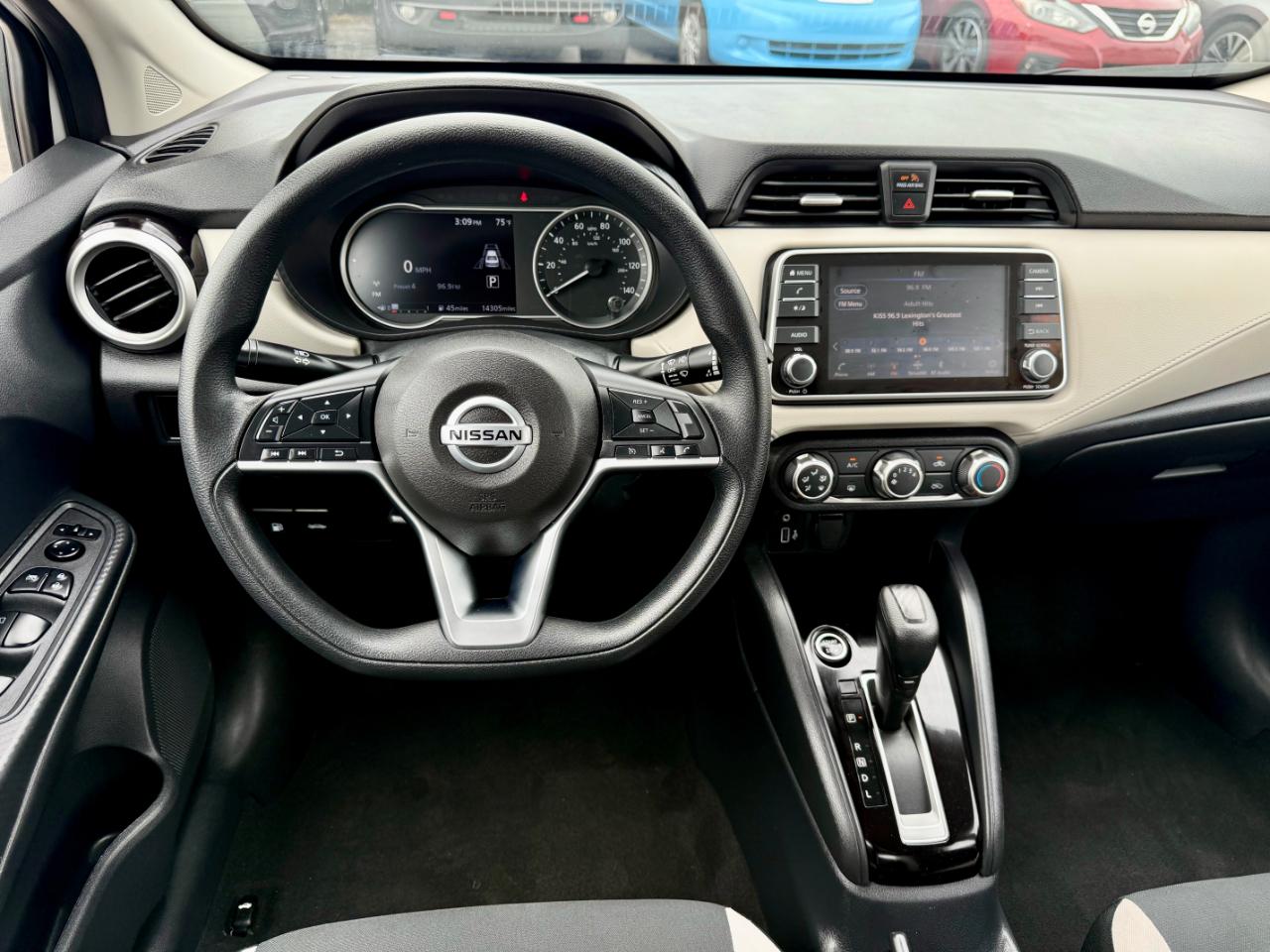 Nissan Versa SV 2022