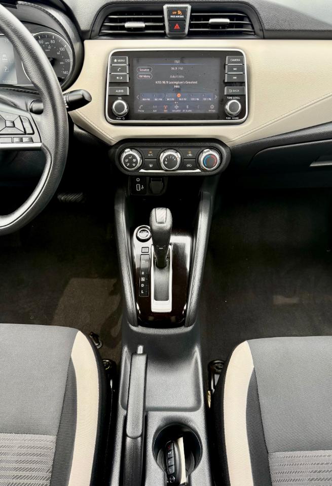 Nissan Versa SV 2022