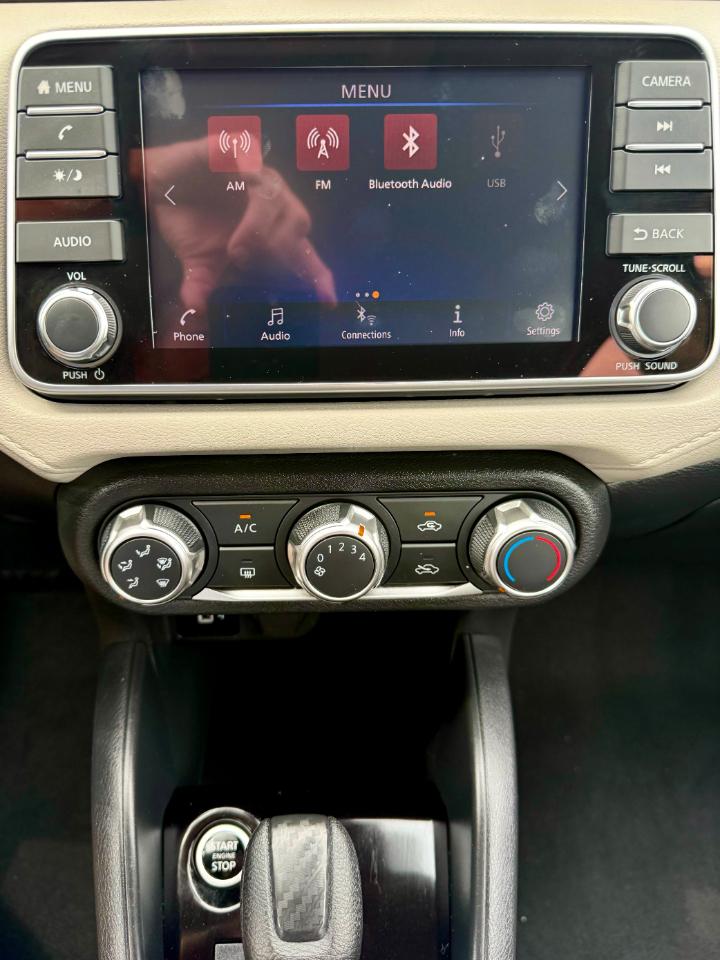 Nissan Versa SV 2022