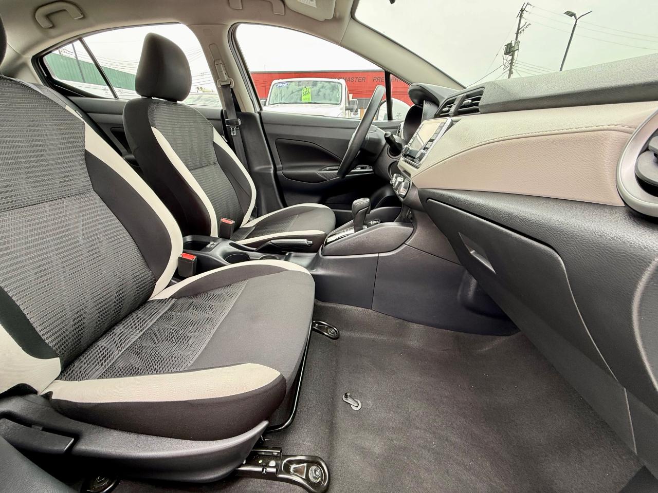 Nissan Versa SV 2022