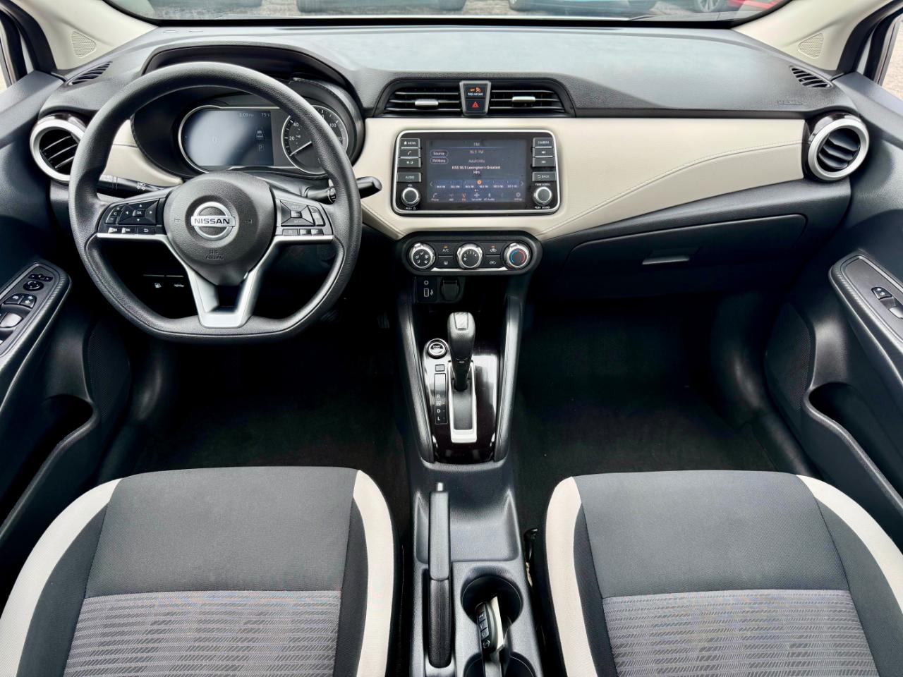 Nissan Versa SV 2022