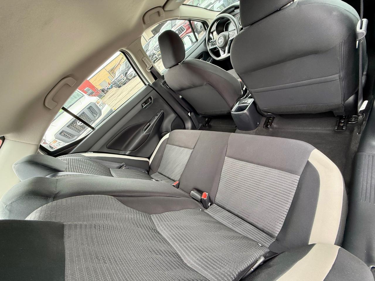 Nissan Versa SV 2022