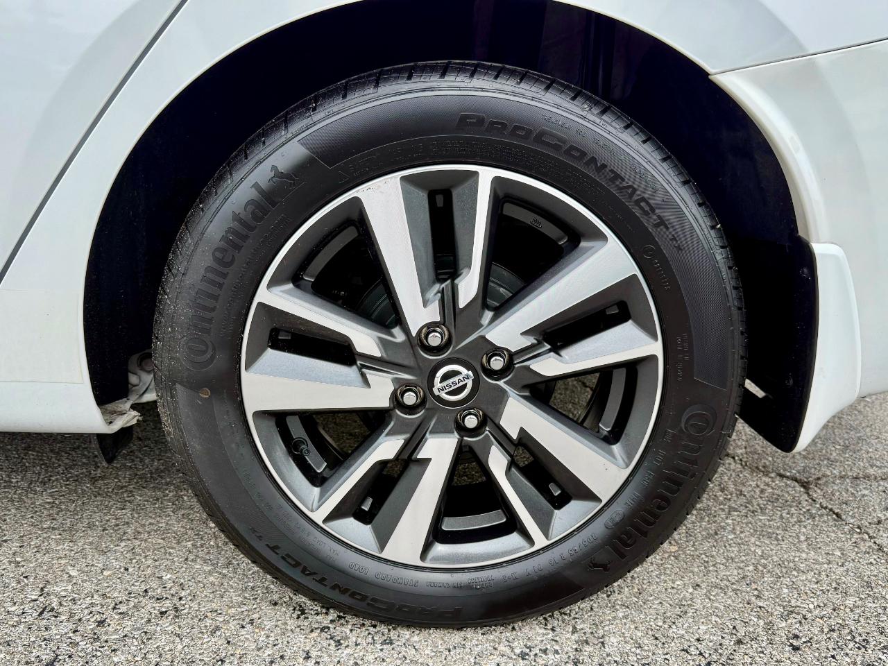 Nissan Versa SV 2022