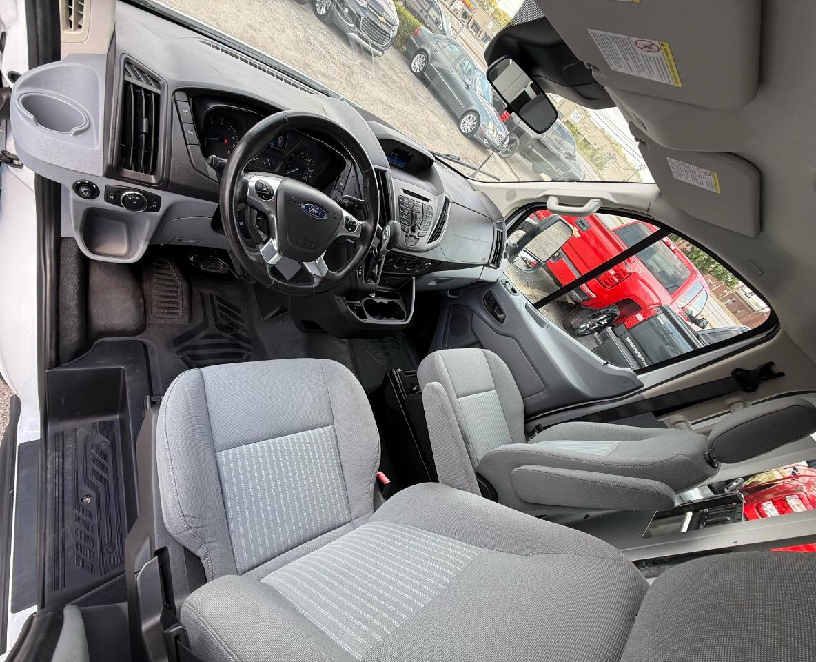 Ford Transit 150 Van Low Roof 60/40 Pass. 130-in. WB 2016