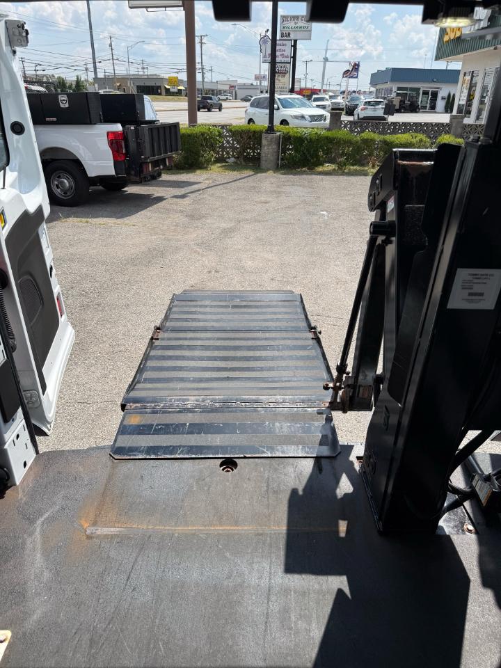Ford Transit 150 Van Low Roof 60/40 Pass. 130-in. WB 2016