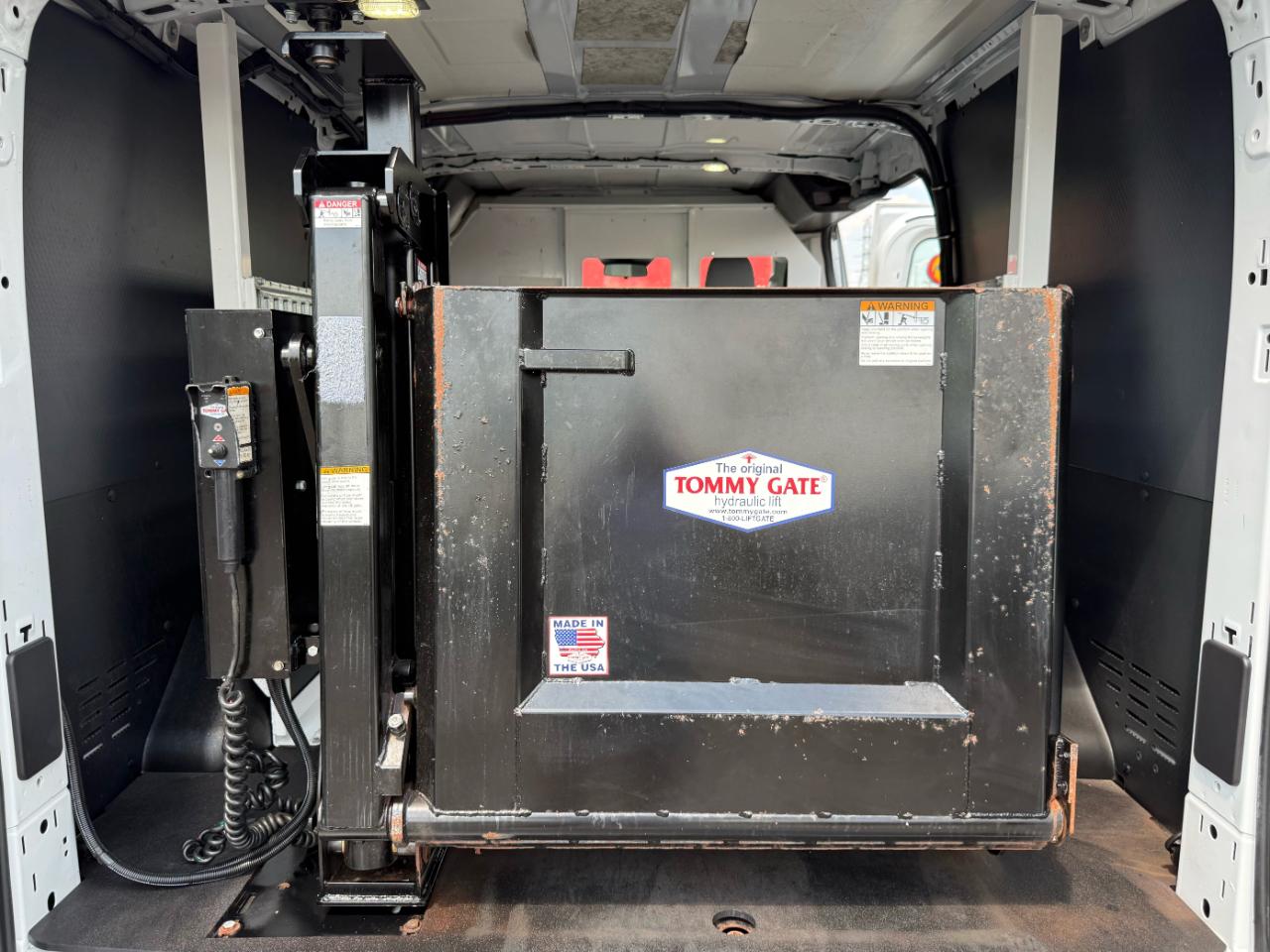Ford Transit 150 Van Low Roof 60/40 Pass. 130-in. WB 2016