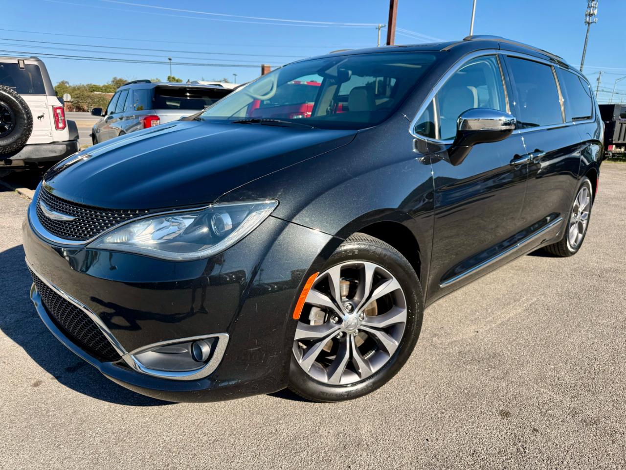 Chrysler Pacifica Limited 2017