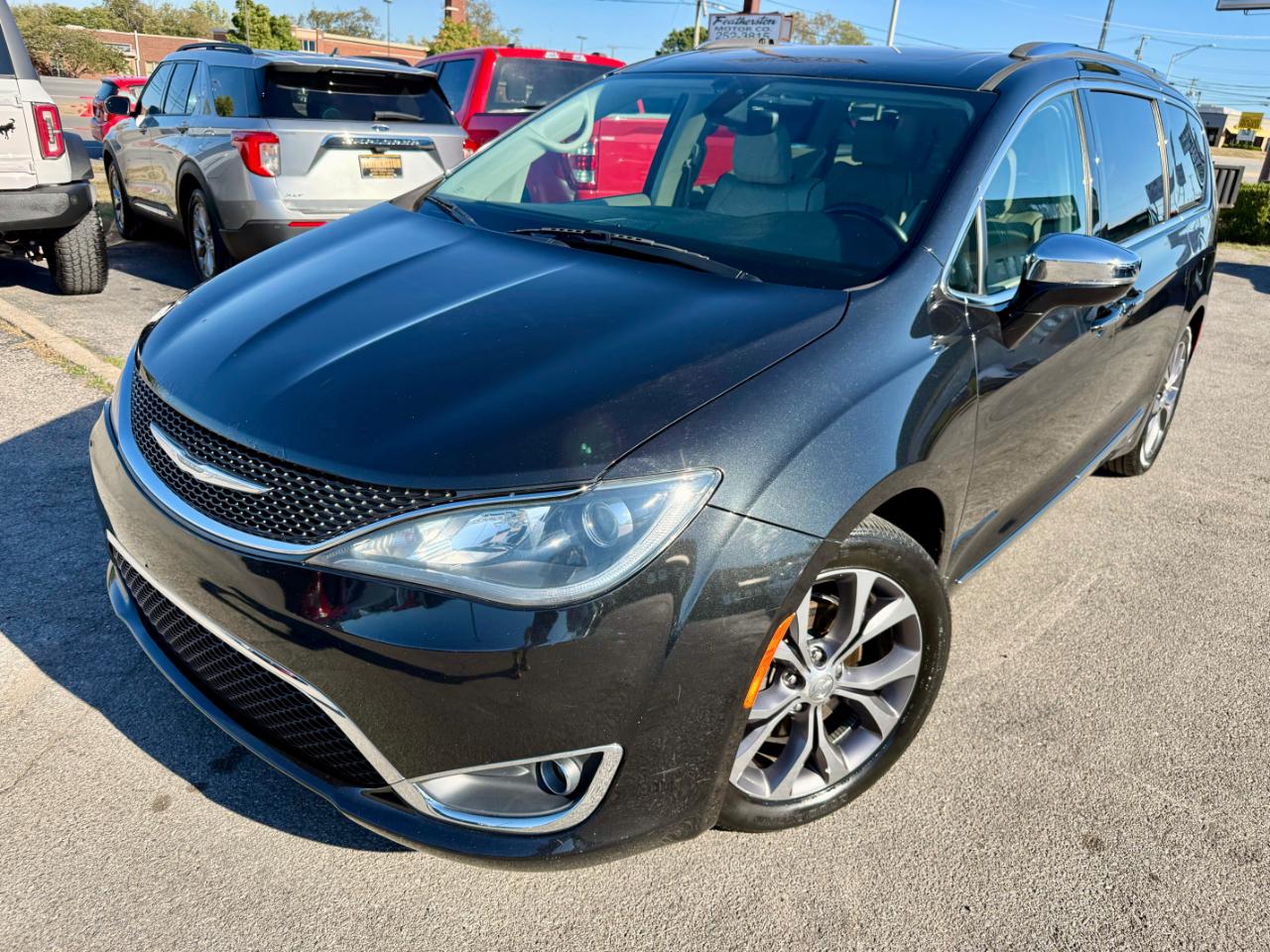 Chrysler Pacifica Limited 2017