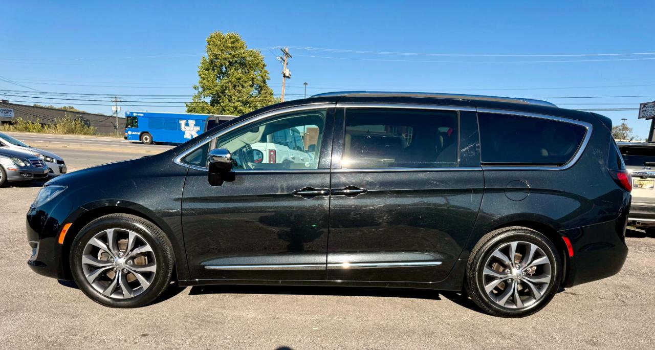 Chrysler Pacifica Limited 2017