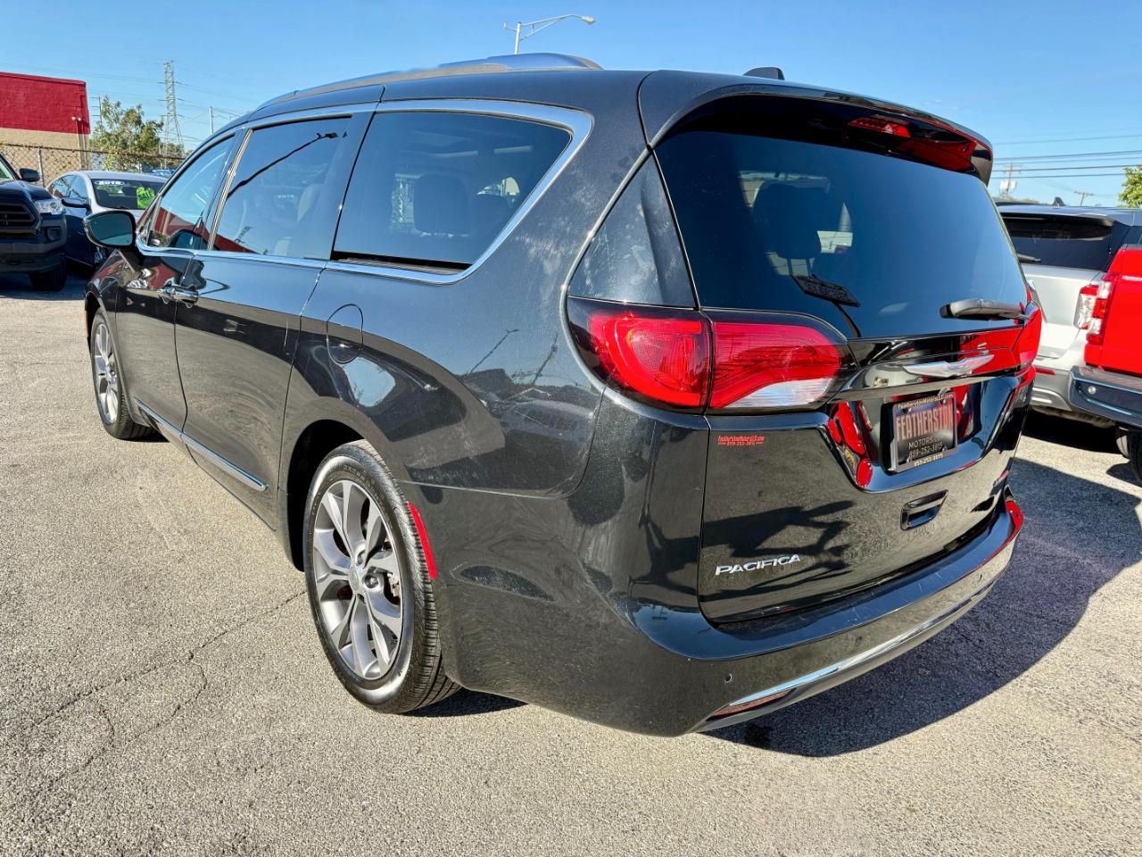 Chrysler Pacifica Limited 2017