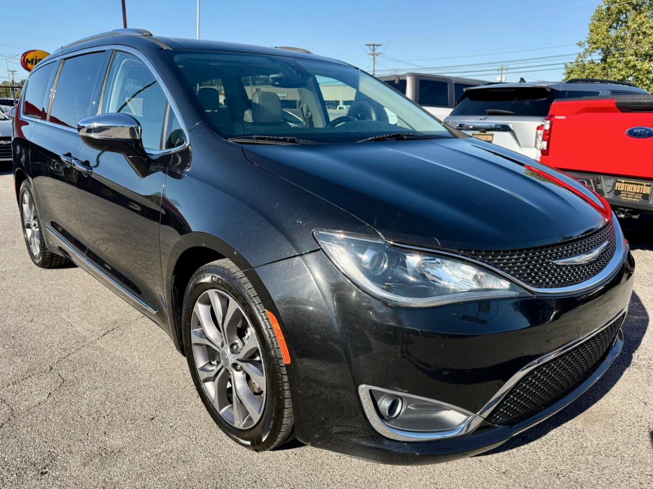 Chrysler Pacifica Limited 2017