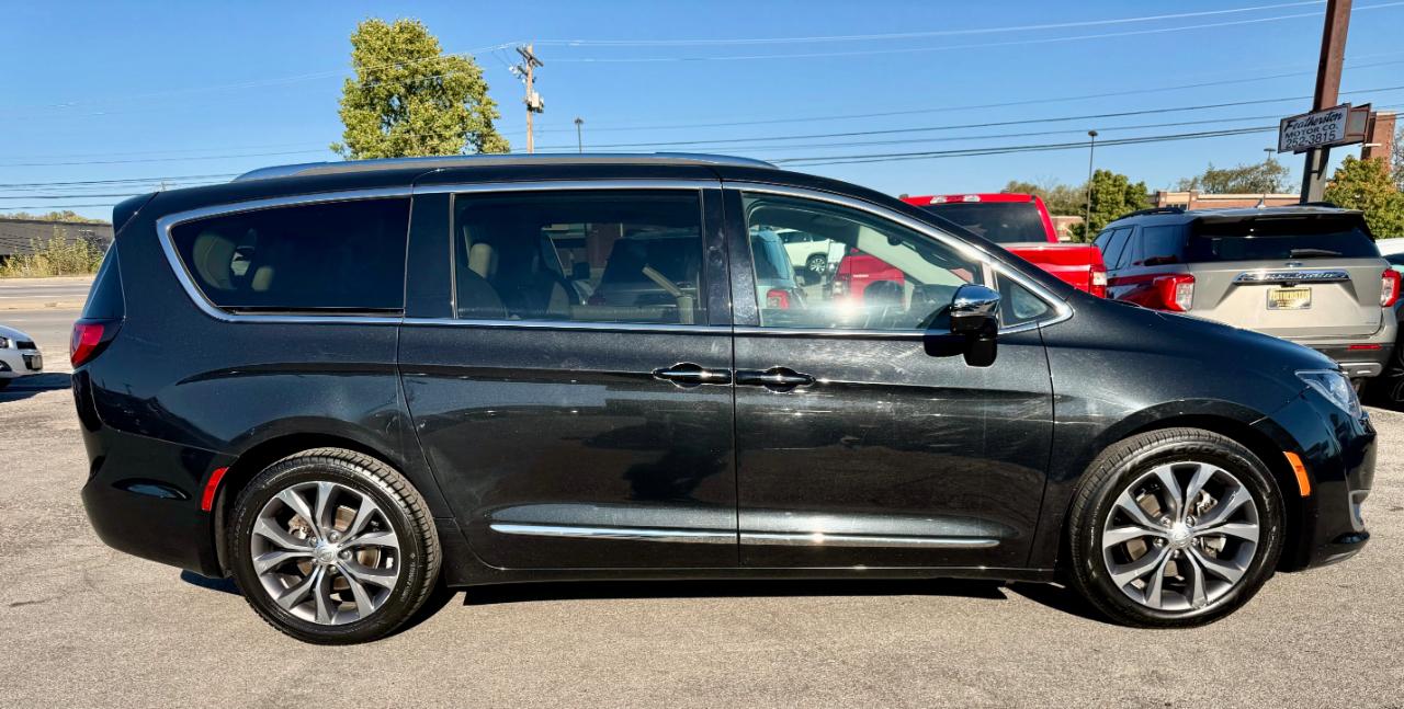 Chrysler Pacifica Limited 2017