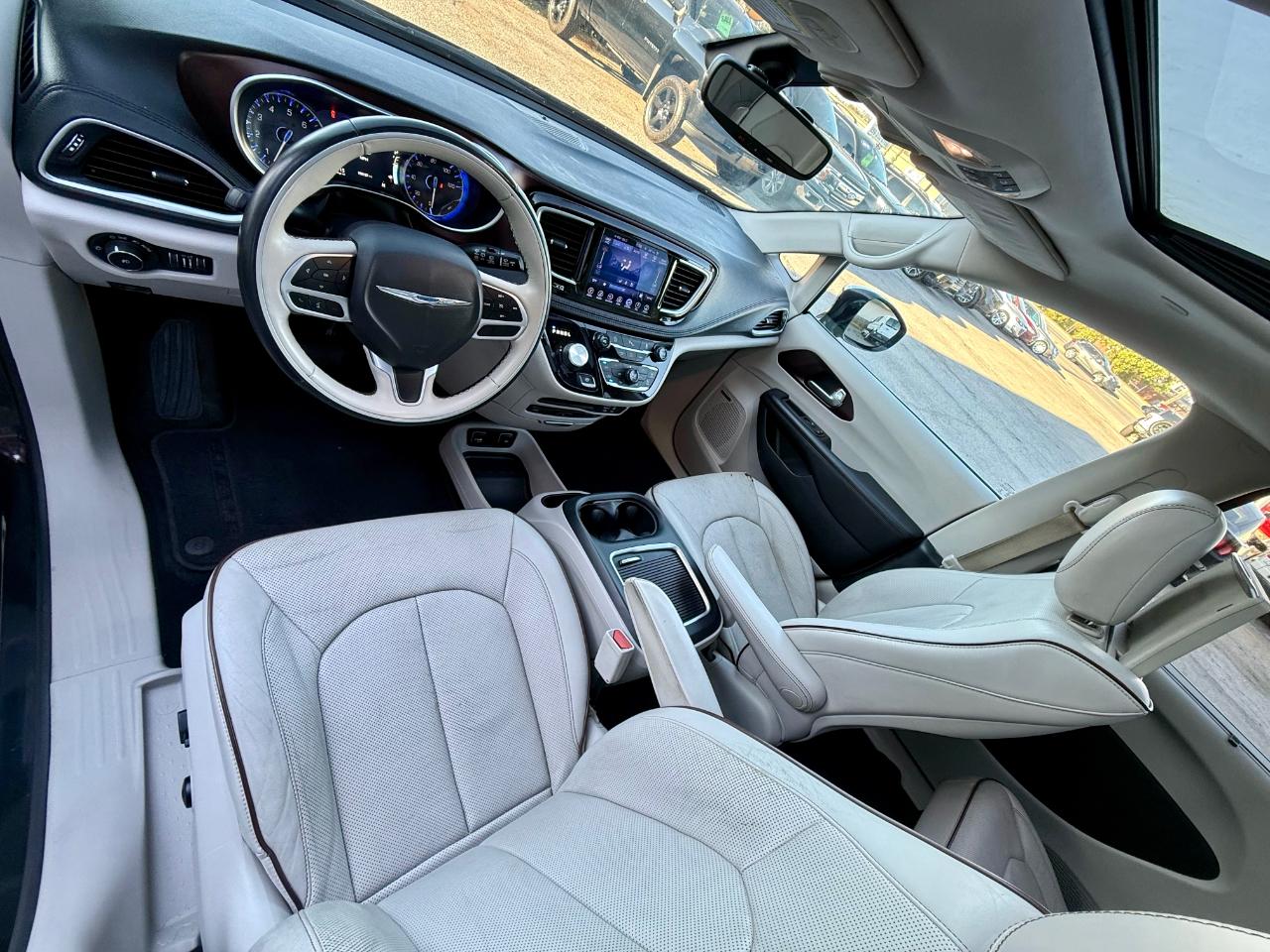 Chrysler Pacifica Limited 2017