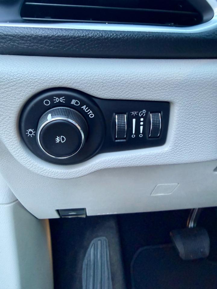 Chrysler Pacifica Limited 2017