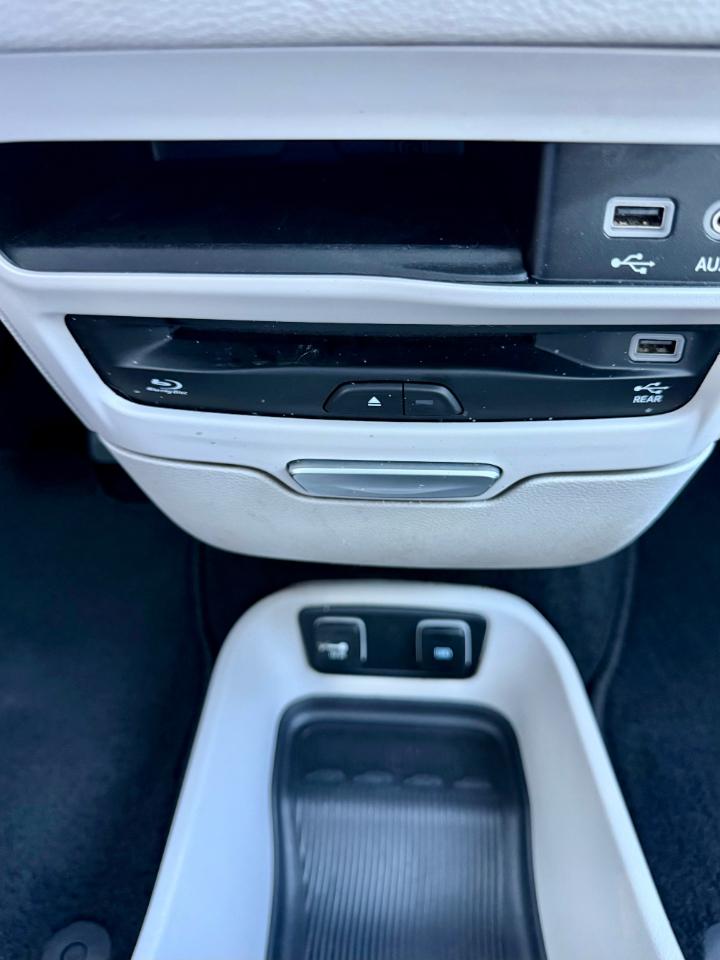 Chrysler Pacifica Limited 2017