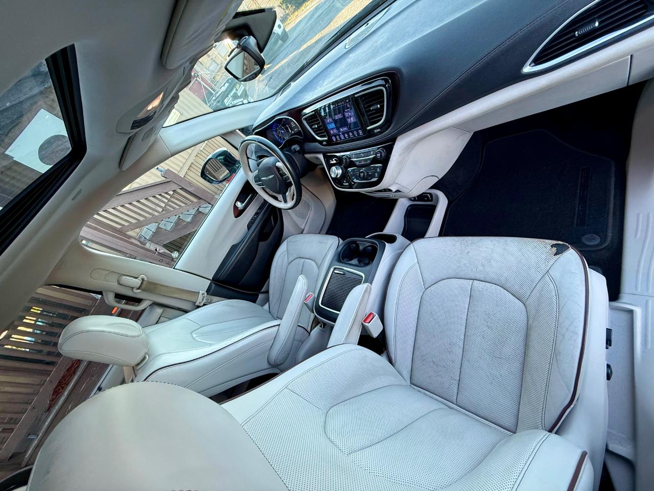 Chrysler Pacifica Limited 2017
