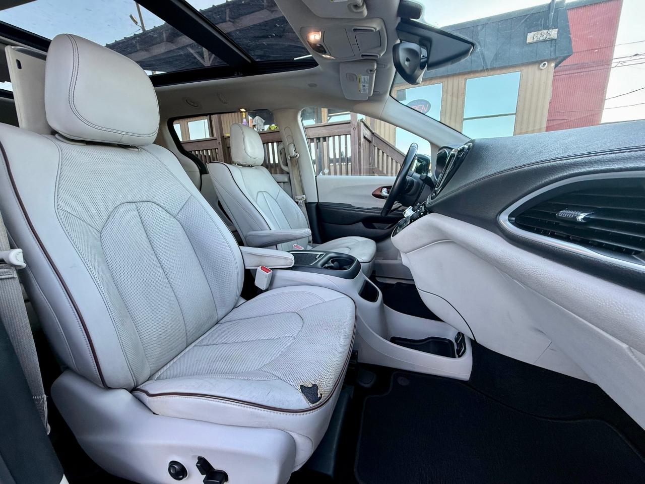 Chrysler Pacifica Limited 2017
