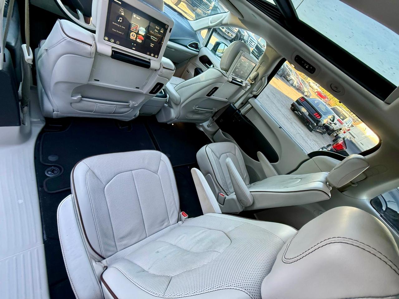 Chrysler Pacifica Limited 2017