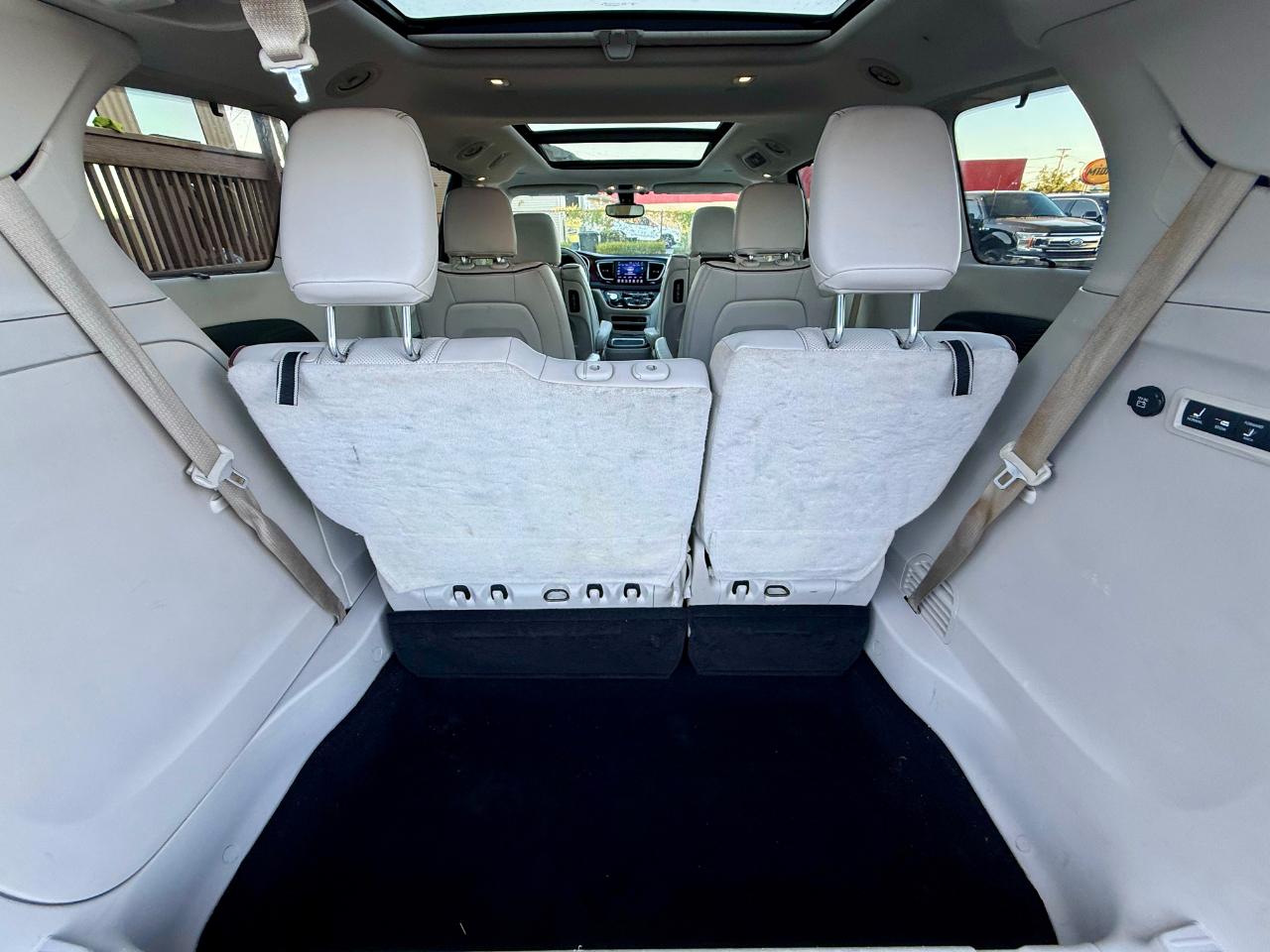 Chrysler Pacifica Limited 2017