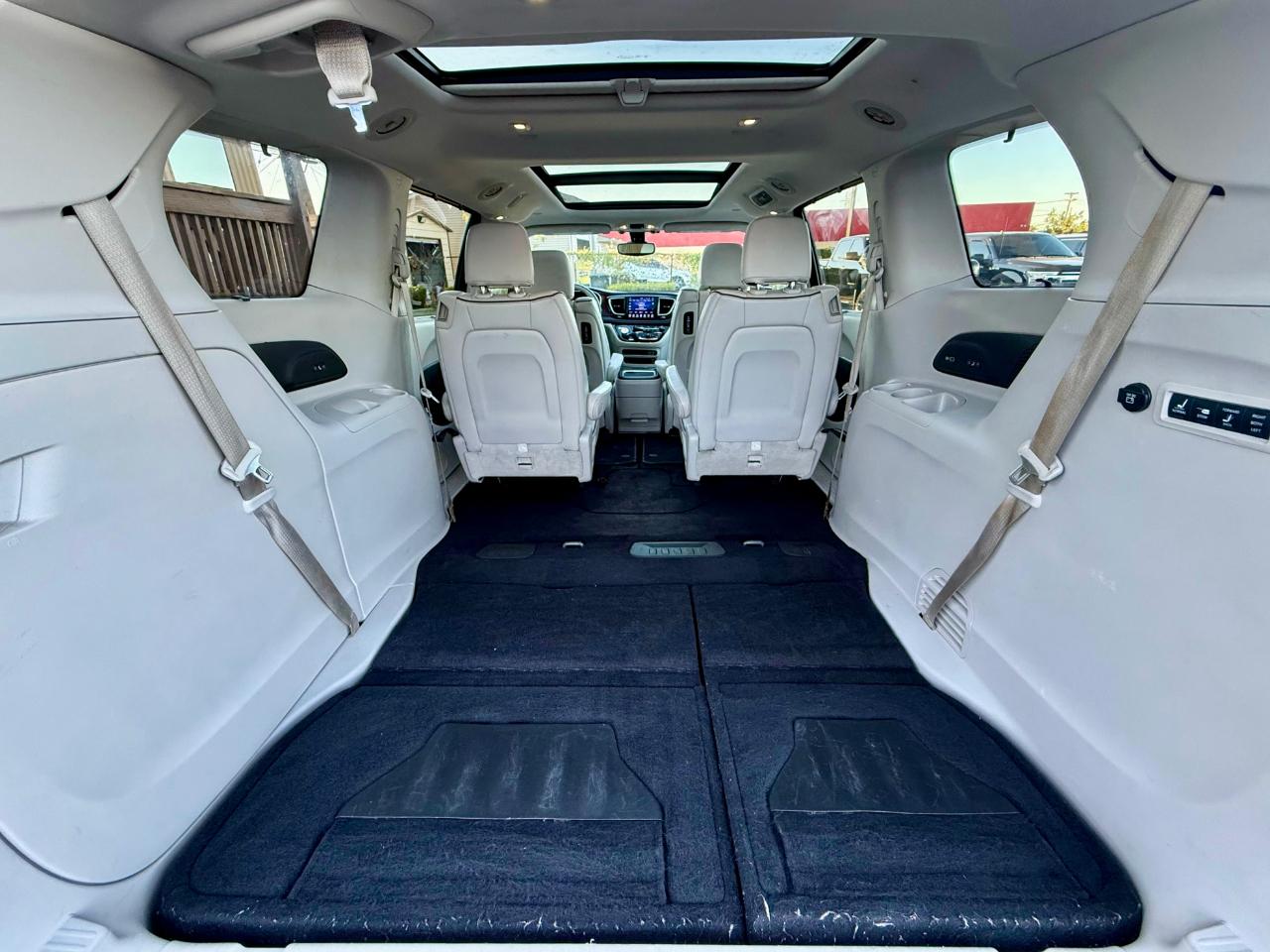 Chrysler Pacifica Limited 2017
