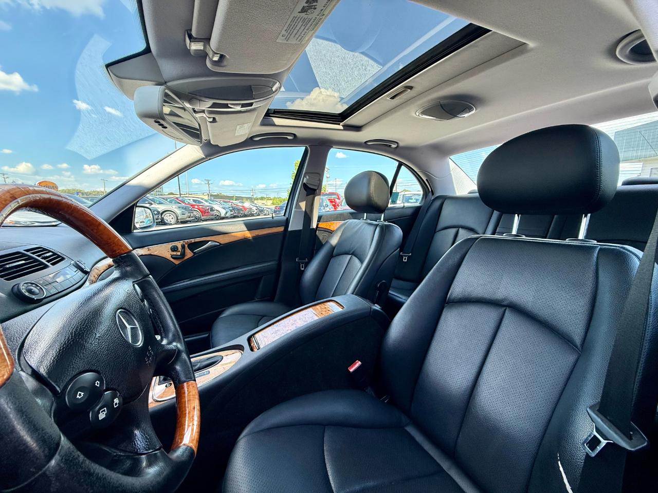 Mercedes-Benz E-Class E350 Luxury 4MATIC Sedan 2008