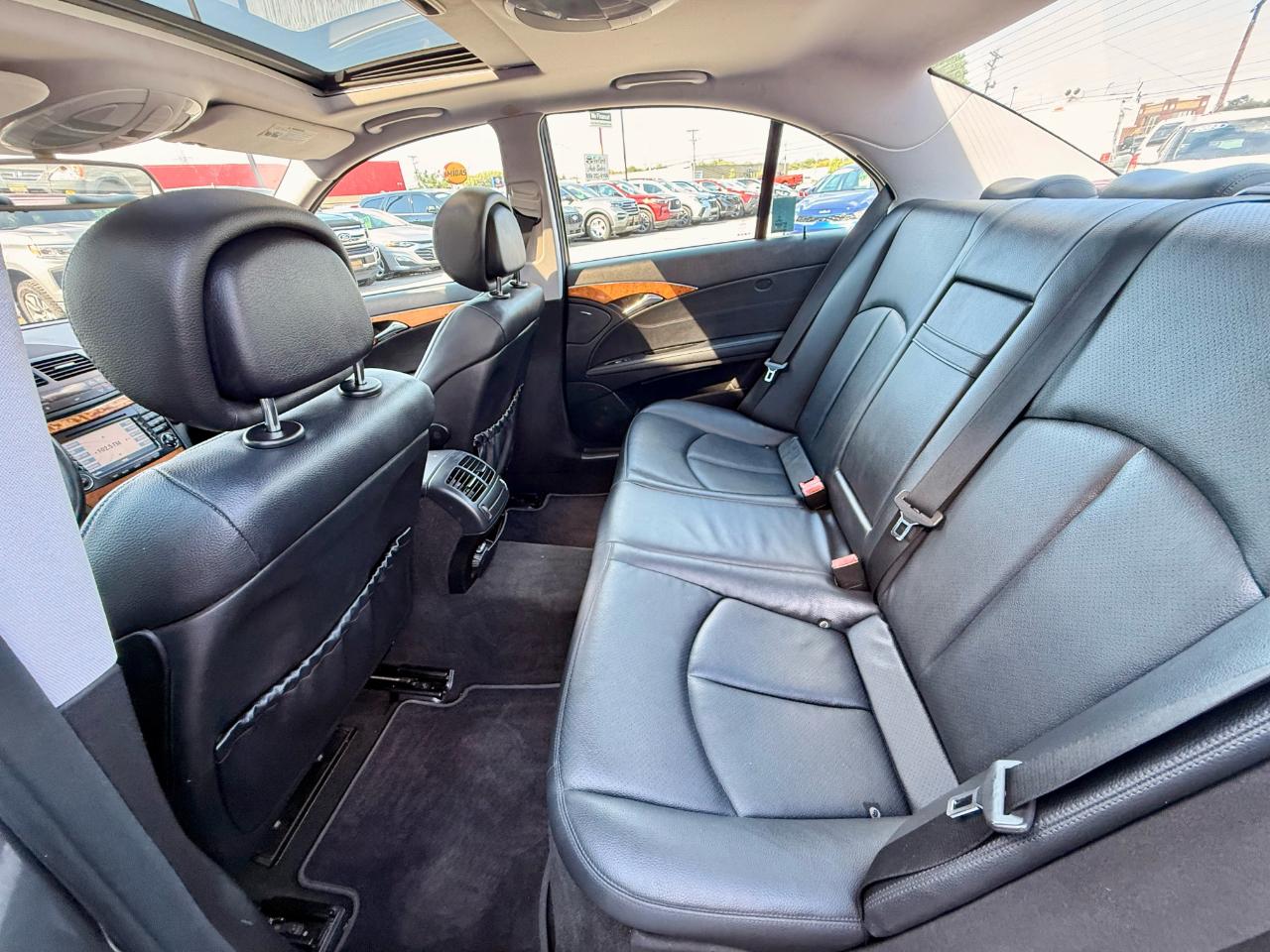Mercedes-Benz E-Class E350 Luxury 4MATIC Sedan 2008