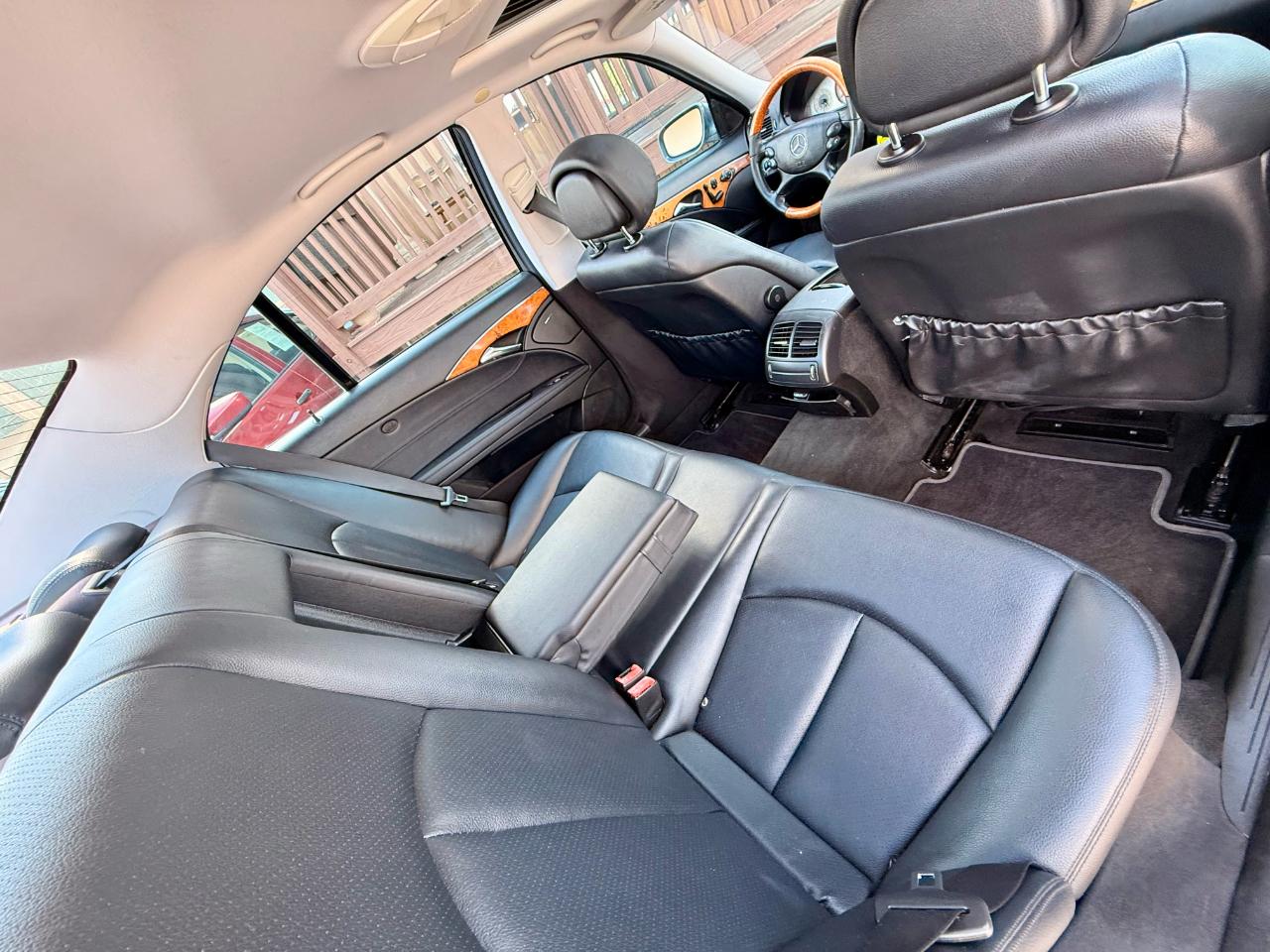 Mercedes-Benz E-Class E350 Luxury 4MATIC Sedan 2008