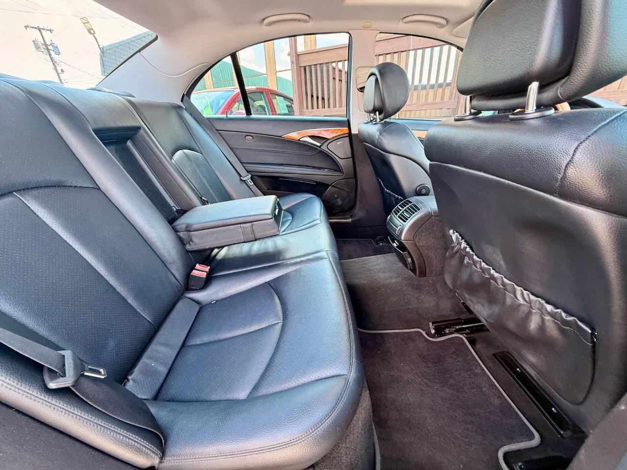 Mercedes-Benz E-Class E350 Luxury 4MATIC Sedan 2008
