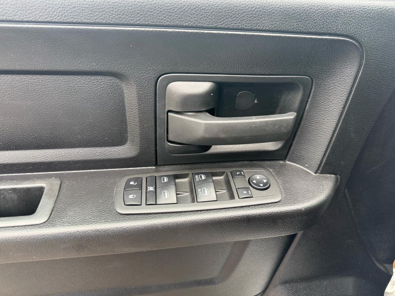 RAM 1500 Classic Tradesman Quad Cab 4WD 2022