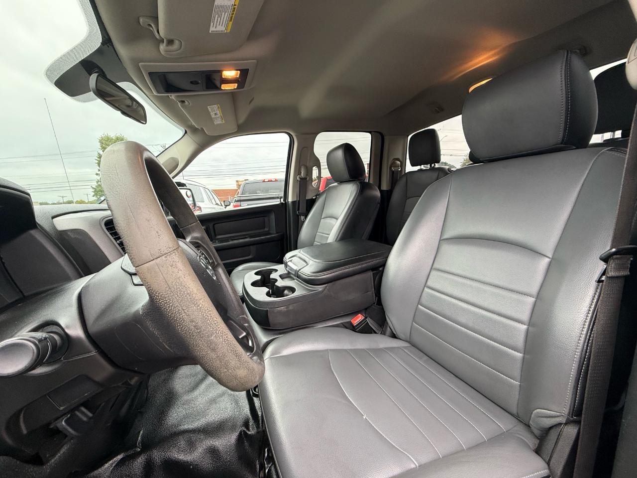 RAM 1500 Classic Tradesman Quad Cab 4WD 2022