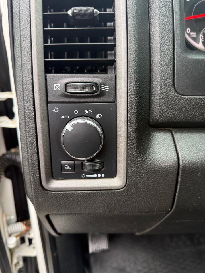 RAM 1500 Classic Tradesman Quad Cab 4WD 2022