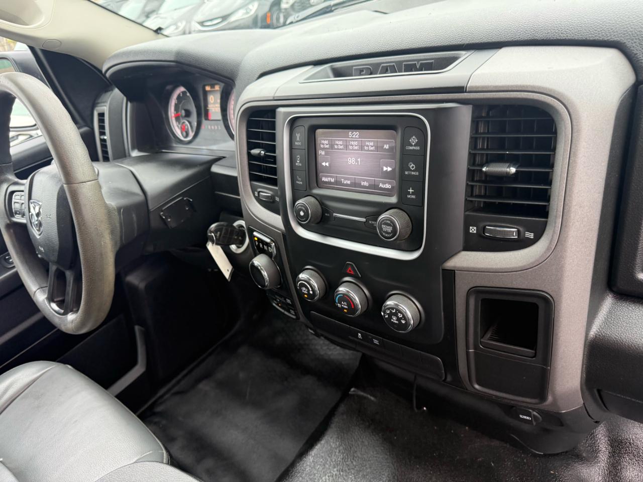 RAM 1500 Classic Tradesman Quad Cab 4WD 2022