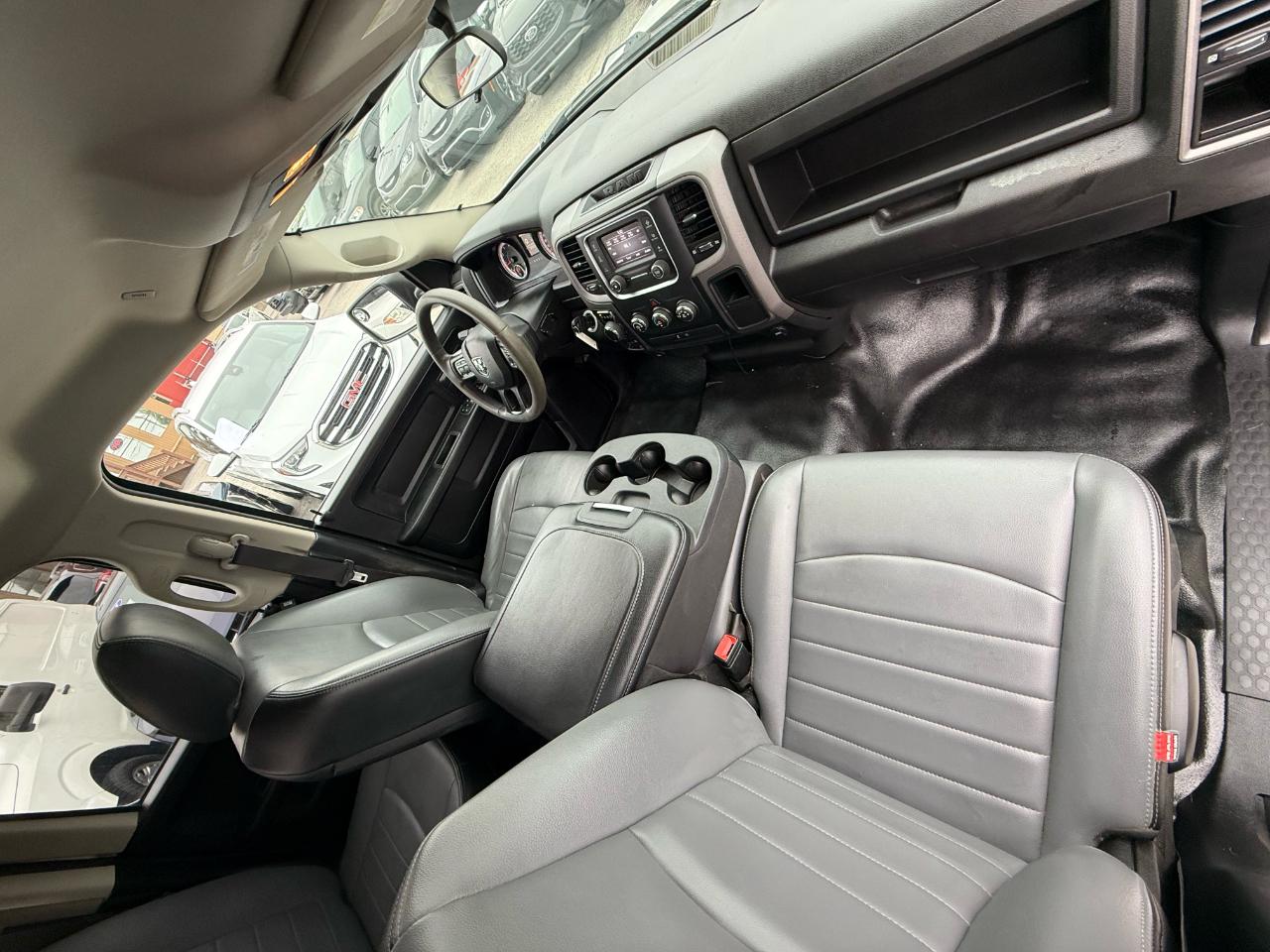 RAM 1500 Classic Tradesman Quad Cab 4WD 2022
