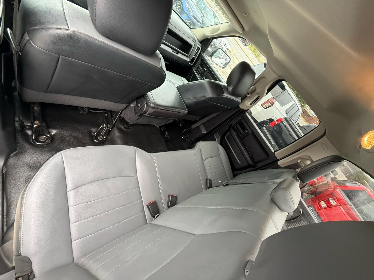 RAM 1500 Classic Tradesman Quad Cab 4WD 2022