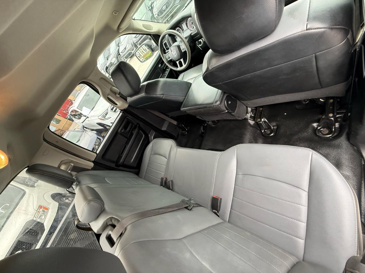RAM 1500 Classic Tradesman Quad Cab 4WD 2022