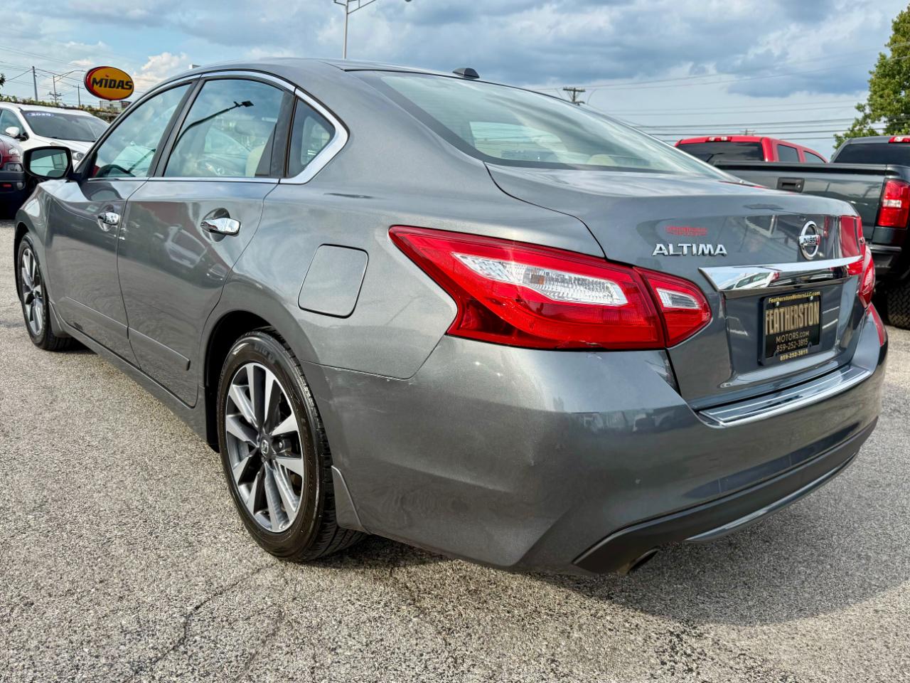 Nissan Altima SV 4D Sedan 2.5 2016
