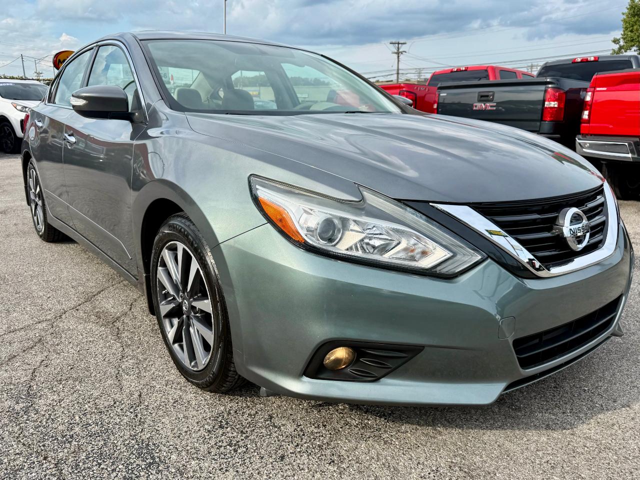 Nissan Altima SV 4D Sedan 2.5 2016