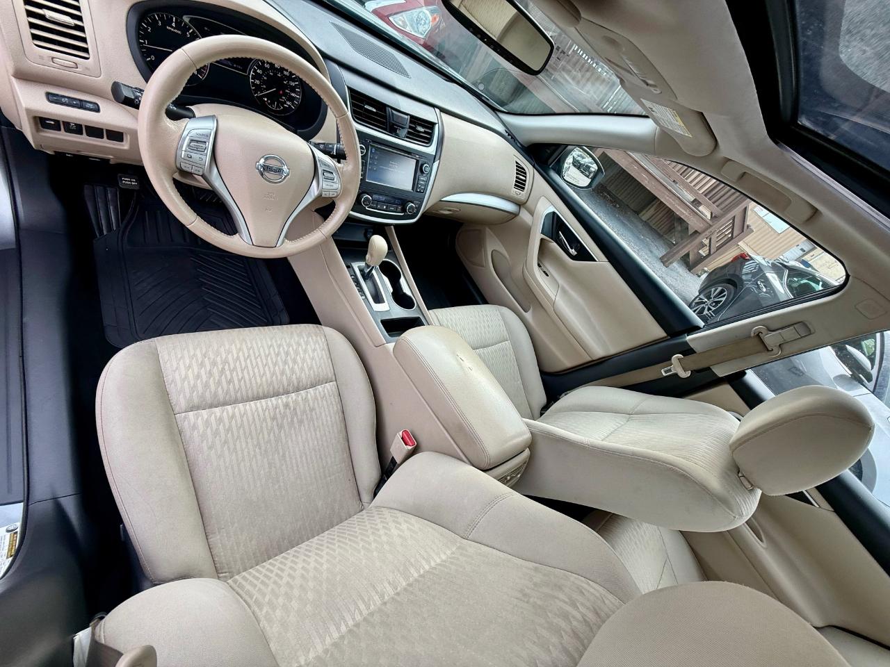 Nissan Altima SV 4D Sedan 2.5 2016