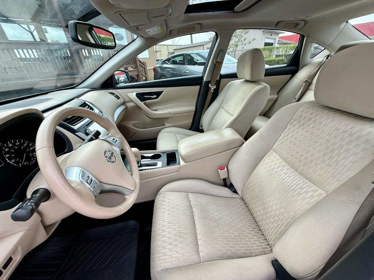 Nissan Altima SV 4D Sedan 2.5 2016