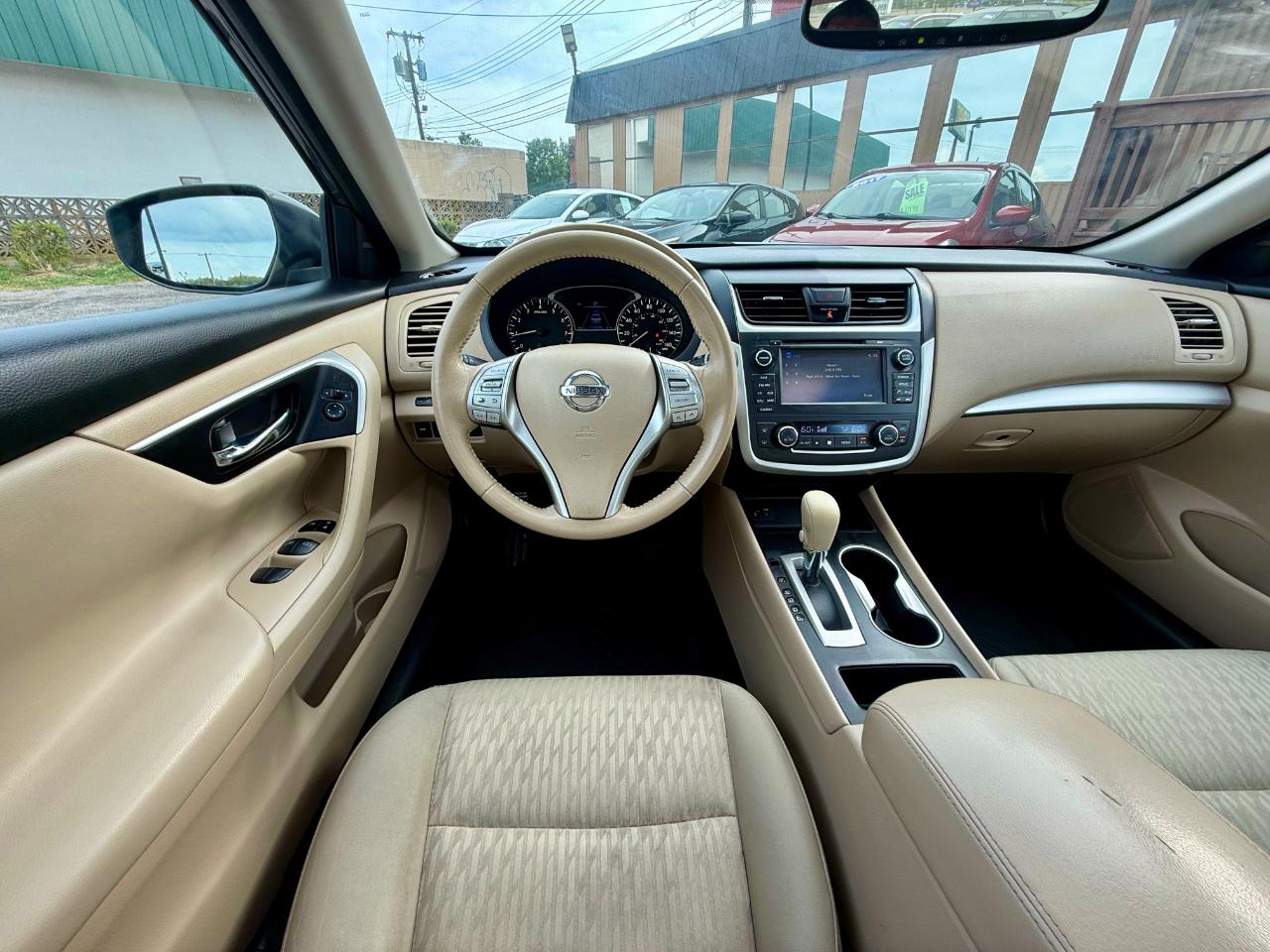 Nissan Altima SV 4D Sedan 2.5 2016